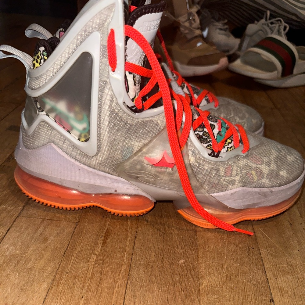 Men’s lebrons